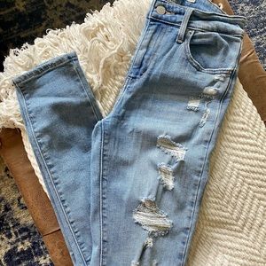 LEVI’S 711 JEANS